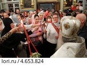 Пасха в Новодевичьем монастыре (2013 год). Редакционное фото, фотограф Дмитрий Неумоин / Фотобанк Лори