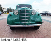 "Москвич-401" (2012 год). Редакционное фото, фотограф Сергей Юрьев / Фотобанк Лори