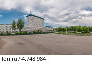 Инженерный корпус ОАО «Автомобильный завод „Урал“» (2013 год). Редакционное фото, фотограф Сергей Крылов / Фотобанк Лори