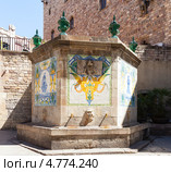 Фонтан в Barri Gotic. Барселона (2013 год). Редакционное фото, фотограф Яков Филимонов / Фотобанк Лори
