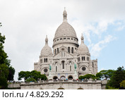 Базилика Сакре-Кёр (Basilique du Sacré Cœur). Монмартр. Париж. Франция (2013 год). Стоковое фото, фотограф E. O. / Фотобанк Лори