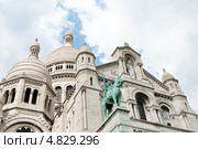 Базилика Сакре-Кёр (Basilique du Sacré Cœur). Монмартр. Париж. Франция (2013 год). Стоковое фото, фотограф E. O. / Фотобанк Лори