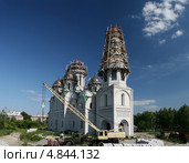 Храм Покрова Пресвятой Богородицы в Барнауле. Этап строительства (2013 год). Стоковое фото, фотограф Alexey D. / Фотобанк Лори