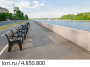 Прогулочно-пешеходная зона Фрунзенской набережной (2013 год). Редакционное фото, фотограф Pukhov K / Фотобанк Лори