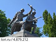 Калининград. Фрагмент скульптурной группы «Штурм». Мемориальный комплекс 1200 гвардейцам (2013 год). Редакционное фото, фотограф Ирина Борсученко / Фотобанк Лори