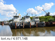 Отстойник списанных речных судов (2013 год). Редакционное фото, фотограф Овчинникова Ирина / Фотобанк Лори