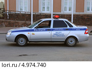 Автомобиль ДПС с проблесковым маяком на крыше, город Чебоксары (2013 год). Редакционное фото, фотограф Алексей Гусев / Фотобанк Лори