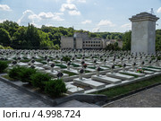 Мемориал "Орлята" на Лычаковском кладбище во Львове (2013 год). Стоковое фото, фотограф Михаил Широков / Фотобанк Лори