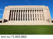 Финляндия. Хельсинки. Здание национального парламента (2013 год). Стоковое фото, фотограф Александр Тарасенков / Фотобанк Лори