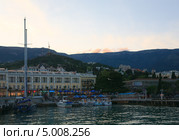 Вечерний вид на берег Черного моря. Крым. Украина (2009 год). Редакционное фото, фотограф Юрий Брыкайло / Фотобанк Лори