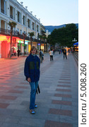 Вечерняя Ялта. Крым, Украина (2009 год). Редакционное фото, фотограф Юрий Брыкайло / Фотобанк Лори