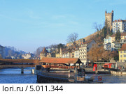 Река Рёйсс (Reuss) и мост Шпройербрюкке (Spreuerbrücke). Люцерн, Швейцария (2013 год). Стоковое фото, фотограф Вадим Хомяков / Фотобанк Лори
