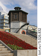 Екатеринбург. Водонапорная башня на Плотинке в Историческом сквере (2013 год). Редакционное фото, фотограф Алексей Гусев / Фотобанк Лори