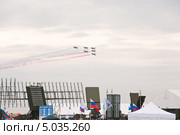 Пилотажная группа "Русь" на МАКС-2013. Редакционное фото, фотограф Алёшина Оксана / Фотобанк Лори