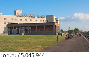 Набарежные Челны. Железнодорожный вокзал (2013 год). Редакционное фото, фотограф Андрей Ижаковский / Фотобанк Лори
