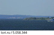 Корабль плывет по Днепру, таймлапс. Стоковое видео, видеограф Артем Поваров / Фотобанк Лори
