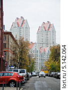 ЖК "Эльсинор" на улице Маршала Соколовского (2013 год). Редакционное фото, фотограф Алёшина Оксана / Фотобанк Лори