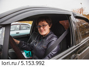 Девушка за рулем автомобиля. Стоковое фото, фотограф Иван Карпов / Фотобанк Лори