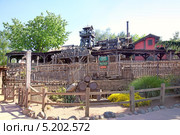 Детский аттракцион в парижском Диснейленде (2011 год). Редакционное фото, фотограф Parmenov Pavel / Фотобанк Лори