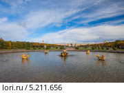 Петергоф. Верхний сад. Фонтан "Межеумный" (2013 год). Редакционное фото, фотограф Литвяк Игорь / Фотобанк Лори