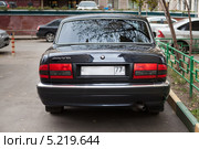 "Волга" ГАЗ 31105 вид сзади (2013 год). Редакционное фото, фотограф Родион Власов / Фотобанк Лори