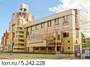 Здание отделения пенсионного фонда РФ по Иркутской области (2013 год). Редакционное фото, фотограф Игорь Боголюбов / Фотобанк Лори