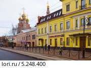 Рождественская улица и Строгановский храм в Нижнем Новгороде (2013 год). Редакционное фото, фотограф Igor Lijashkov / Фотобанк Лори