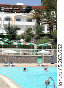 Территория отеля Lindos Village 4* (Линдос Виллач), остров Родос, Линдос, Греция (2010 год). Редакционное фото, фотограф Ирина Иванова / Фотобанк Лори