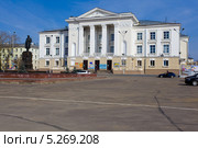 Площадь ленина в городе Саров Нижегородской области (2013 год). Редакционное фото, фотограф Igor Lijashkov / Фотобанк Лори
