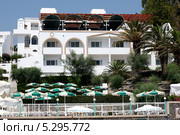 Территория отеля Lindos Village 4* (Линдос Виллач), остров Родос, Линдос, Греция (2010 год). Редакционное фото, фотограф Ирина Иванова / Фотобанк Лори