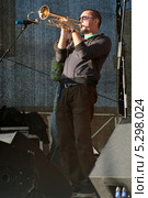 Moscow Jazz Festival. Markscheider Kunst. Александр Плюснин (2013 год). Редакционное фото, фотограф Антон Бобров / Фотобанк Лори