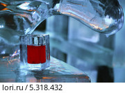 Ice Bar в Стокгольме (2013 год). Стоковое фото, фотограф Елена Галачьянц / Фотобанк Лори