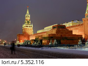 Ночная Москва. Мавзолей и Спасская башня Московского Кремля (2013 год). Стоковое фото, фотограф Яна Королёва / Фотобанк Лори