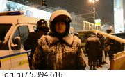Кордон из полиции во время митинга в Киеве на Крещатике ("Евромайдан") в связи с решением Украины о приостановке ассоциации с Евросоюзом (09.12.13) (2013 год). Редакционное видео, видеограф FMRU / Фотобанк Лори