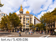 Пейзаж летней Барселоны, Cases Pons (2013 год). Редакционное фото, фотограф Яков Филимонов / Фотобанк Лори