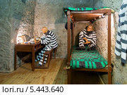 Город Углич. Музей тюремного искусства. Тюремная камера (2013 год). Редакционное фото, фотограф Сергей Лаврентьев / Фотобанк Лори