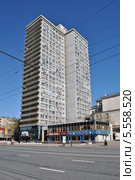 Улица Новый Арбат, дом 26, ясным солнечным днем в Москве (2013 год). Редакционное фото, фотограф lana1501 / Фотобанк Лори