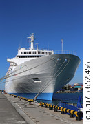 Океанский лайнер Thomson Spirit с туристами в Имеретинском порту во время олимпиады , Сочи (2014 год). Редакционное фото, фотограф Алексей Гусев / Фотобанк Лори