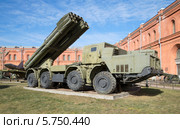 БМ РСЗО 9К58 «Смерч» — советская реактивная система залпового огня калибра 300 мм (2014 год). Редакционное фото, фотограф Виктор Карасев / Фотобанк Лори