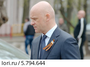 Народный депутат Геннадий Труханов на празднике посвященному 70-ой годовщине освобождения Одессы от немецко-фашистких захватчиков (2014 год). Редакционное фото, фотограф KEN VOSAR / Фотобанк Лори