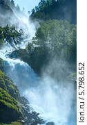 Водопад Latefossen на склоне горы летом, Норвегия (2013 год). Стоковое фото, фотограф Юрий Брыкайло / Фотобанк Лори