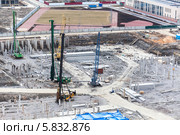 Строительная техника для забивания свай в грунт. Стоковое фото, фотограф Кекяляйнен Андрей / Фотобанк Лори