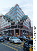 Бизнес-центр Nord в центре Еревана. Армения (2013 год). Редакционное фото, фотограф Евгений Ткачёв / Фотобанк Лори