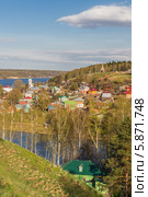 Плёс. Вид с Соборной горы на Волгу и Варваринскую церковь (2014 год). Стоковое фото, фотограф Михаил Широков / Фотобанк Лори