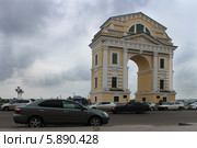 Московские триумфальные ворота на Нижней набережной Ангары, г. Иркустк (2012 год). Редакционное фото, фотограф Марина Казанцева / Фотобанк Лори