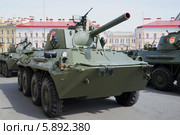 Самоходная артиллерийские установки "Нона-С" перед репетицией парада Победы. Санкт-Петербург (2014 год). Редакционное фото, фотограф Виктор Карасев / Фотобанк Лори