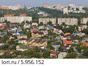 Вид на город. Сельские дома на фоне современного города. (2014 год). Стоковое фото, фотограф Sashenkov89 / Фотобанк Лори