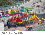 Детский городок в фанпарке "Бобровый лог" (2007 год). Редакционное фото, фотограф Вячеслав Зеленин / Фотобанк Лори