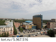 Балашиха, вид на кинотеатр Люксор и современную гостиницу на Парковой (2014 год). Редакционное фото, фотограф Дмитрий Неумоин / Фотобанк Лори