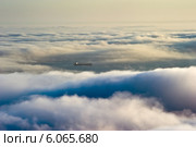 Разрывы стелющегося тумана над Японским морем. Стоковое фото, фотограф Владимир Серебрянский / Фотобанк Лори
